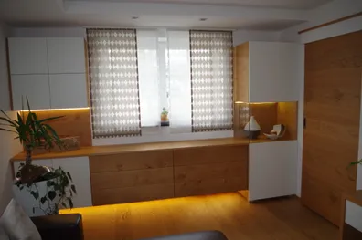 Modernes Regal